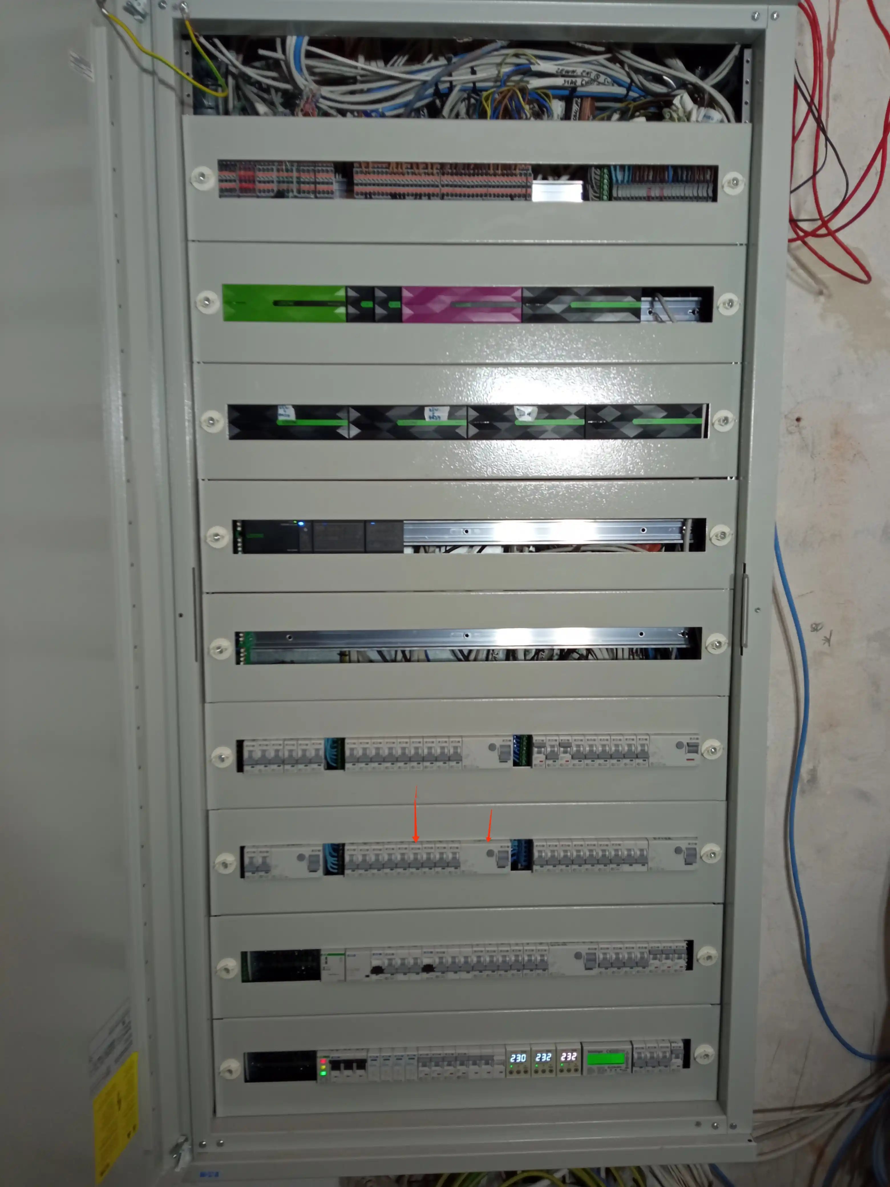 Частный дом в Варшаве, район Вавер, с инженерно реализованной системой умного дома