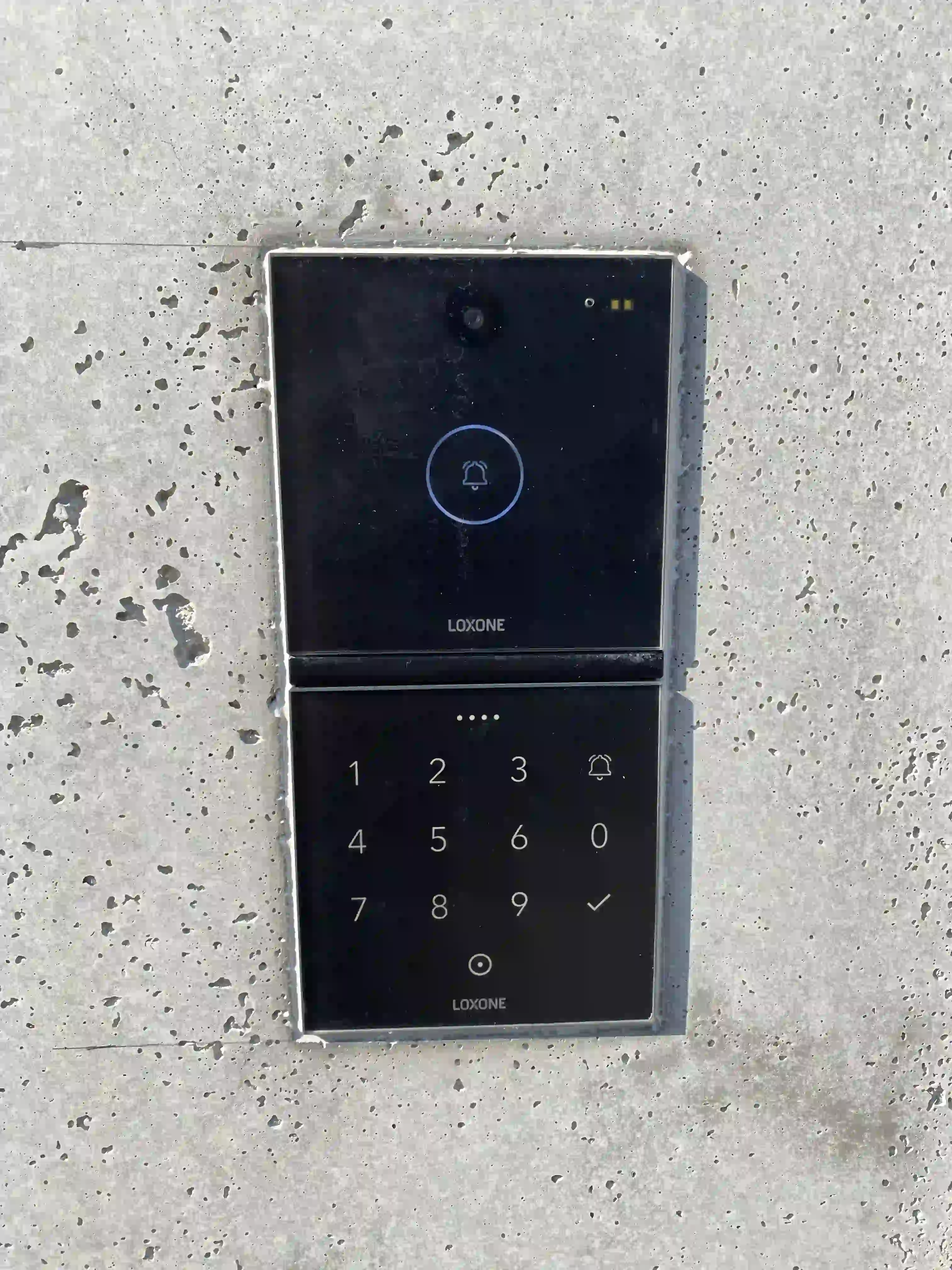 Technicznie uporządkowany system Loxone w domu