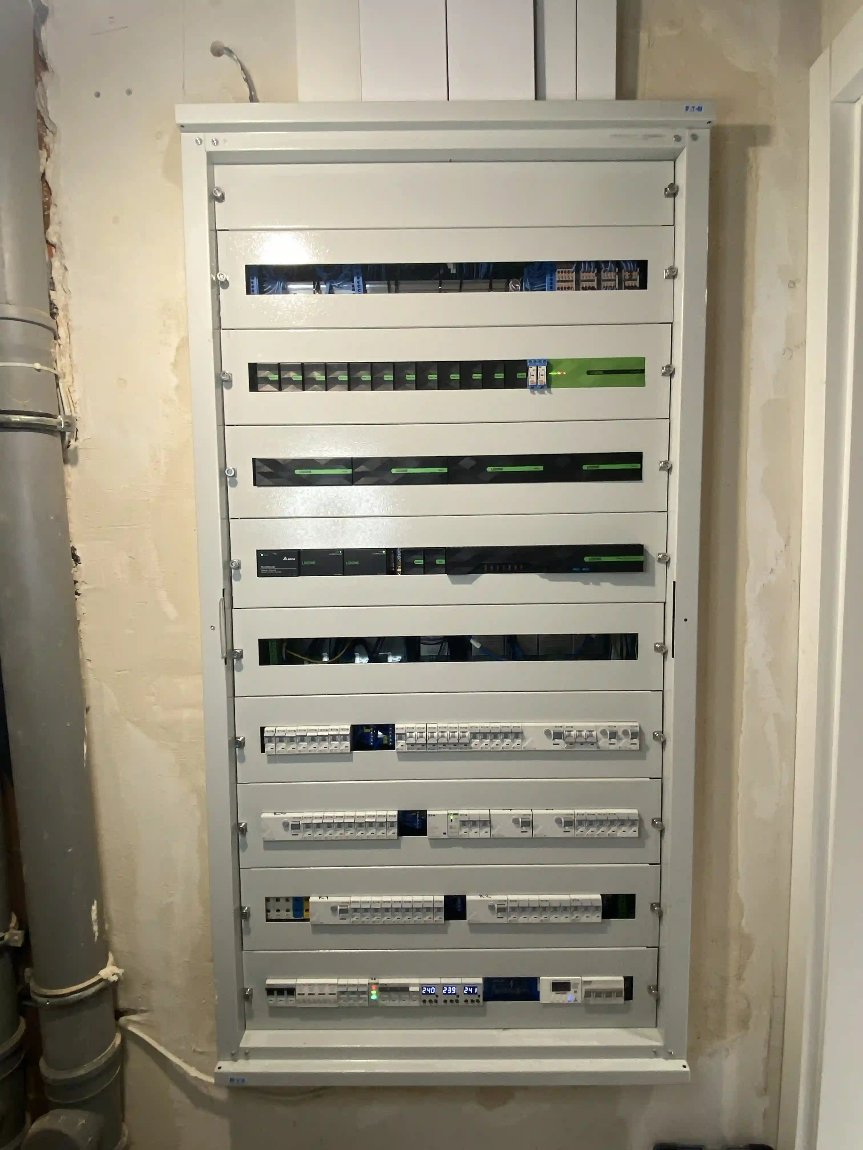 Technicznie uporządkowany system Loxone w domu