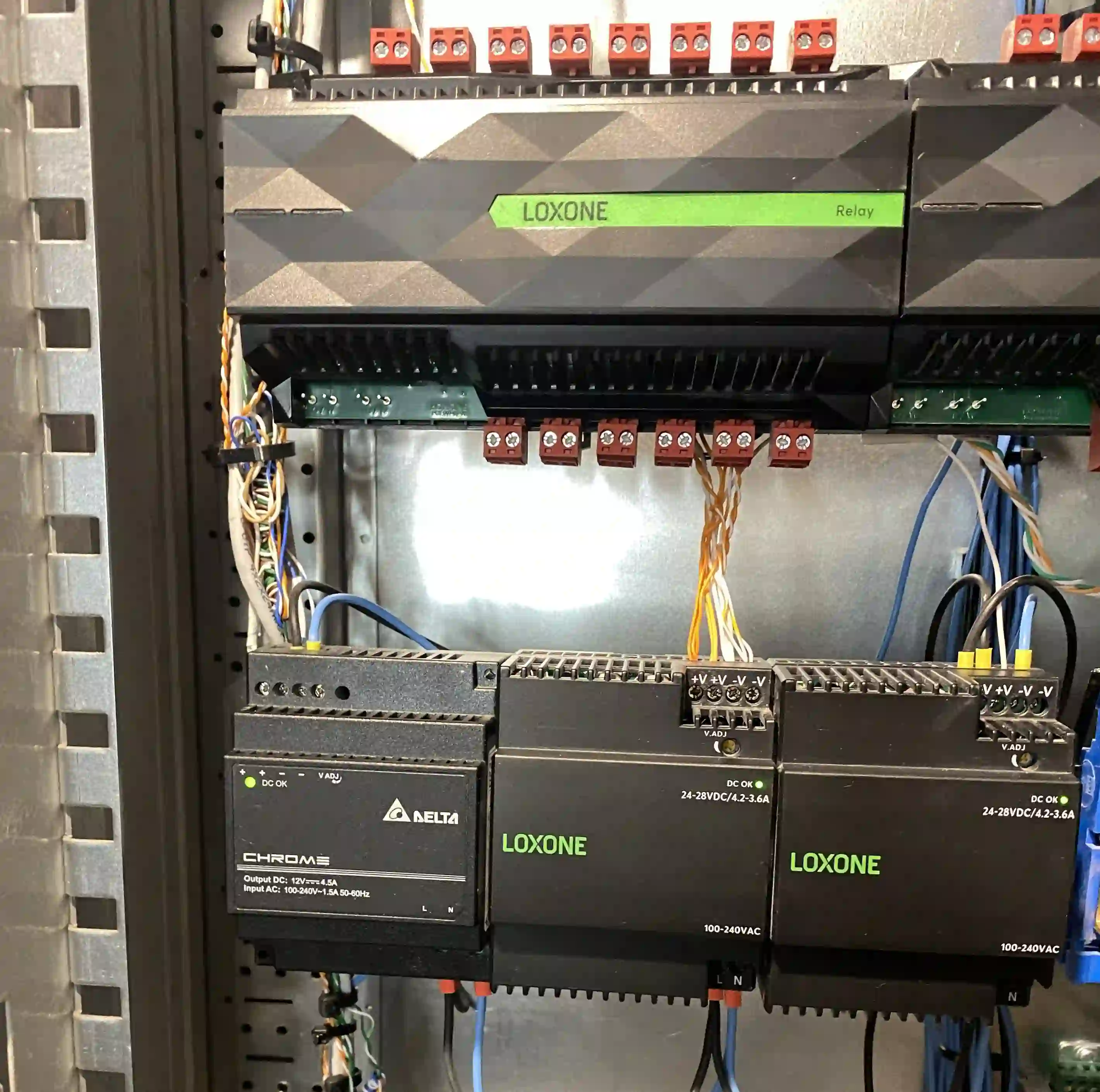 Technicznie uporządkowany system Loxone w domu