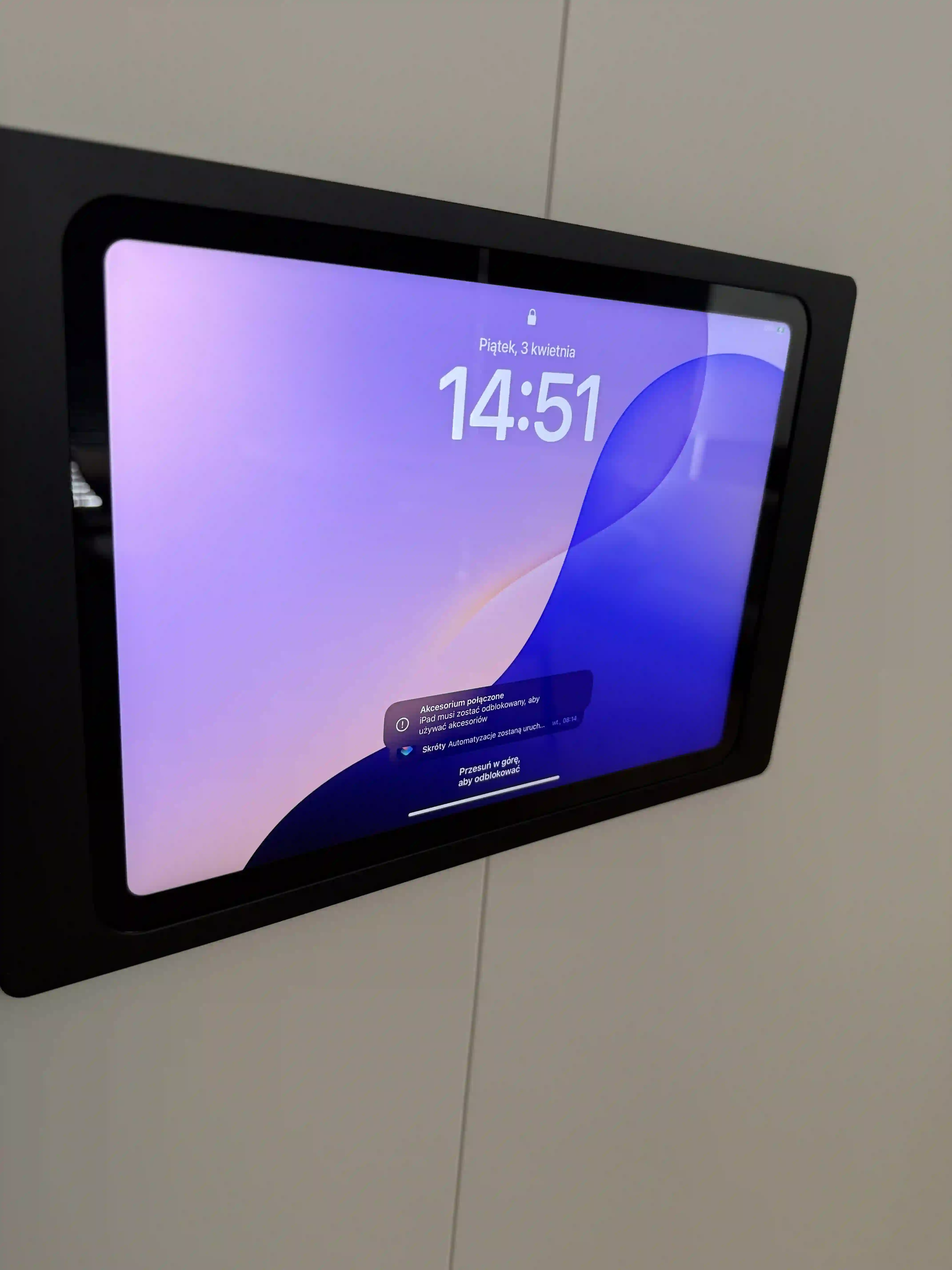 Technicznie uporządkowany system Loxone w domu