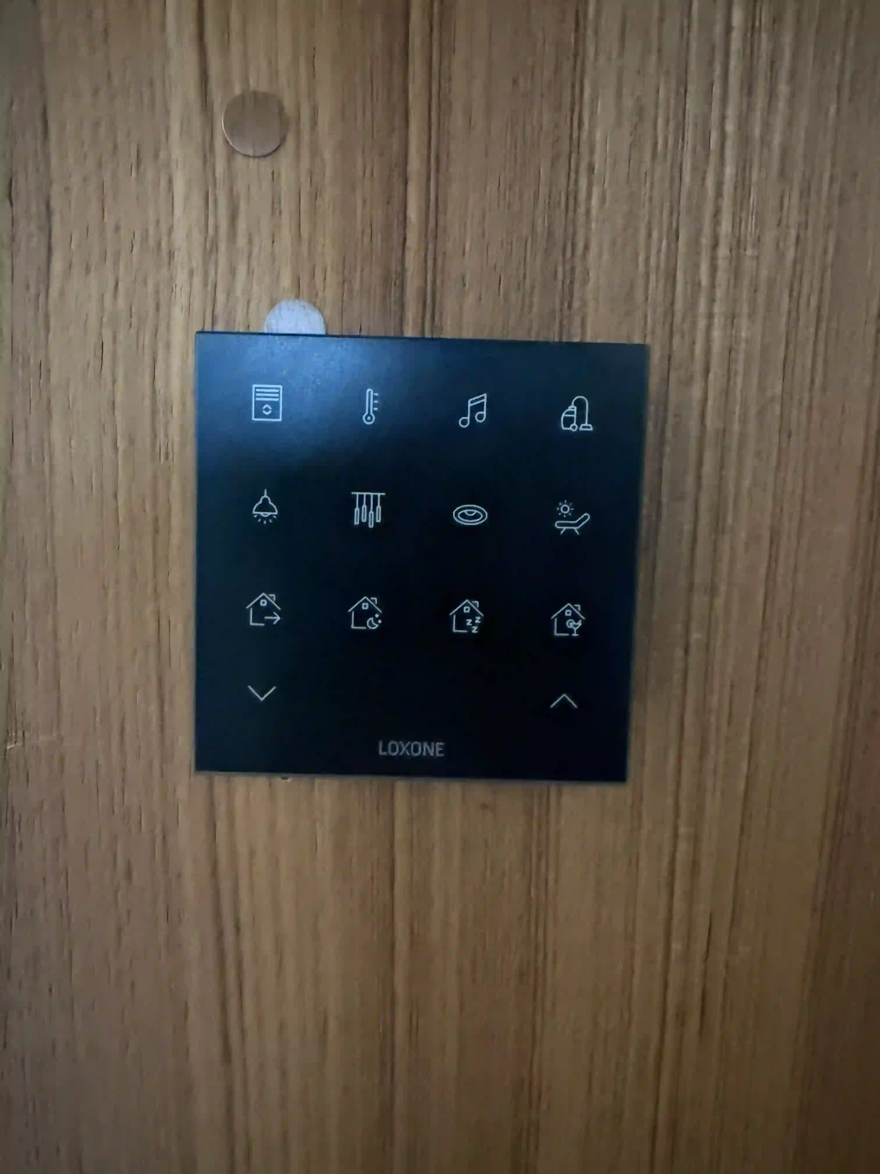 Technicznie uporządkowany system Loxone w domu